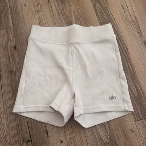Alo Ribbed White High-Waist Goddess Short